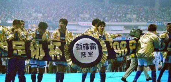 莫拉和馬賽羅：兩個高效前鋒，卻有著完全不同的命運