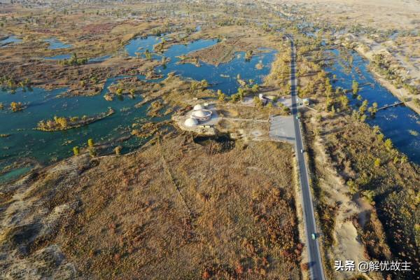 新疆沙漠腹地只有20多戶人家的村寨，不種不牧，他們靠什麼生存？