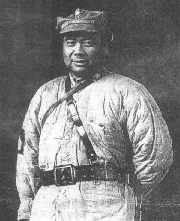 馮玉祥請客從不允許吸菸,但只有一人例外,主席:我要違反紀律了 馮玉祥請客從不允許吸菸,但只有一人例外,主席:我要違反紀律了