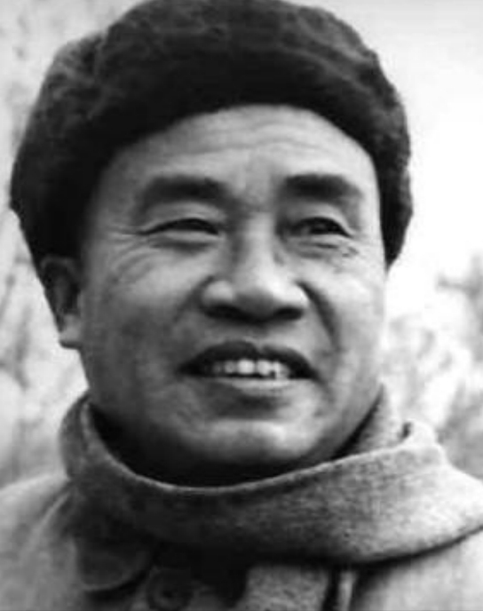 1965年，劉亞樓上將逝世，靈柩由劉少奇、林彪護送，葬禮堪比國葬