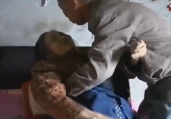 真實故事:91歲老太離奇懷孕,B超檢查胎兒骨骼清晰可見,最後怎樣了