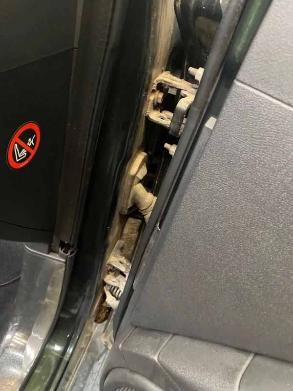 怪獸修車：翻新一輛“破爛不堪”的吉普指南者，滿血復活變新車