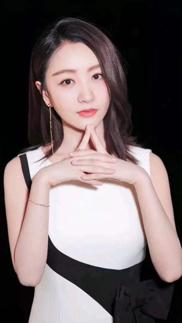 楊蓉，小鳥依人，漂亮的小姐姐