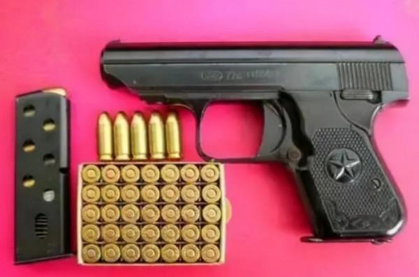國產手槍的艱難研發史：64式手槍耽擱20年，77式大膽創新卻有缺陷