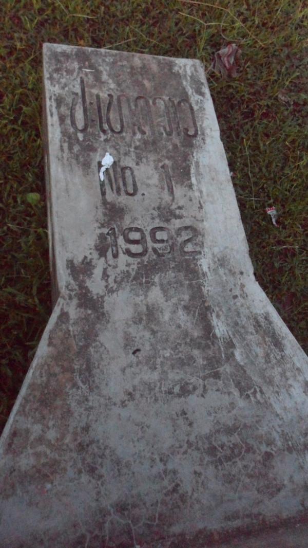 小夥孤身徒步至邊境深山，欲探秘三國邊境，深夜踏空險些跌落山崖