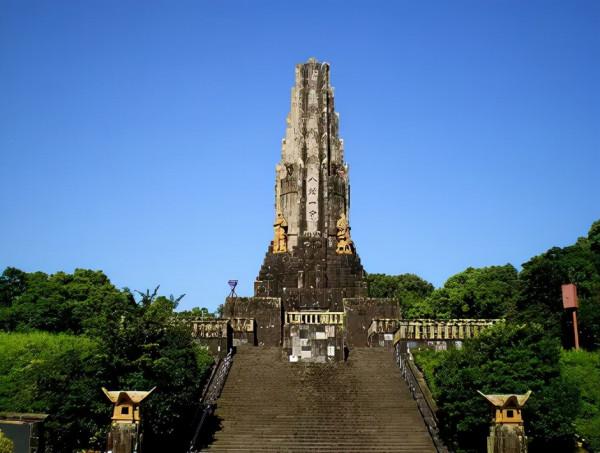 日本鎮魂塔：壓著中國238塊石頭，至今仍拒不拆除，其心可誅