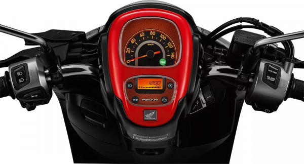 女神收割機：泰產本田Scoopy110踏板摩托車駕馭感受