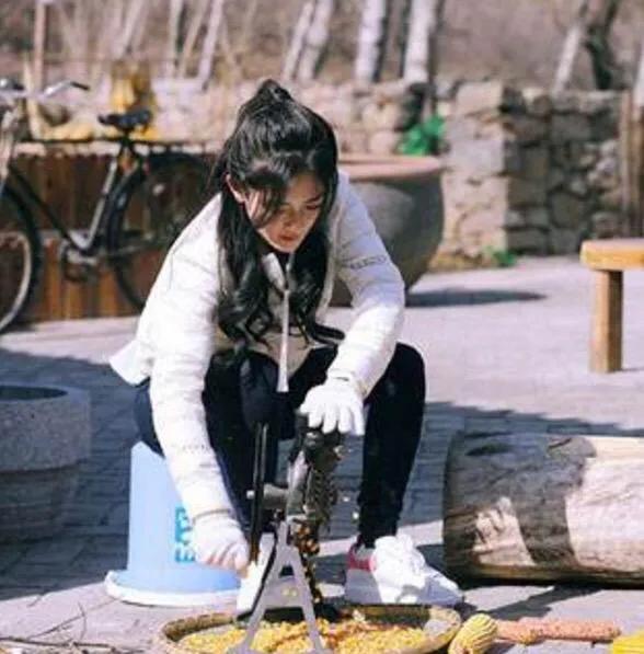 盤點娛樂圈明星迴農村幹農活誰最接地氣？