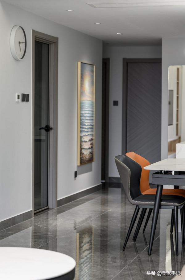 她家138㎡大宅，一進門玄關就把我迷住，客廳設計太棒了！曬一曬