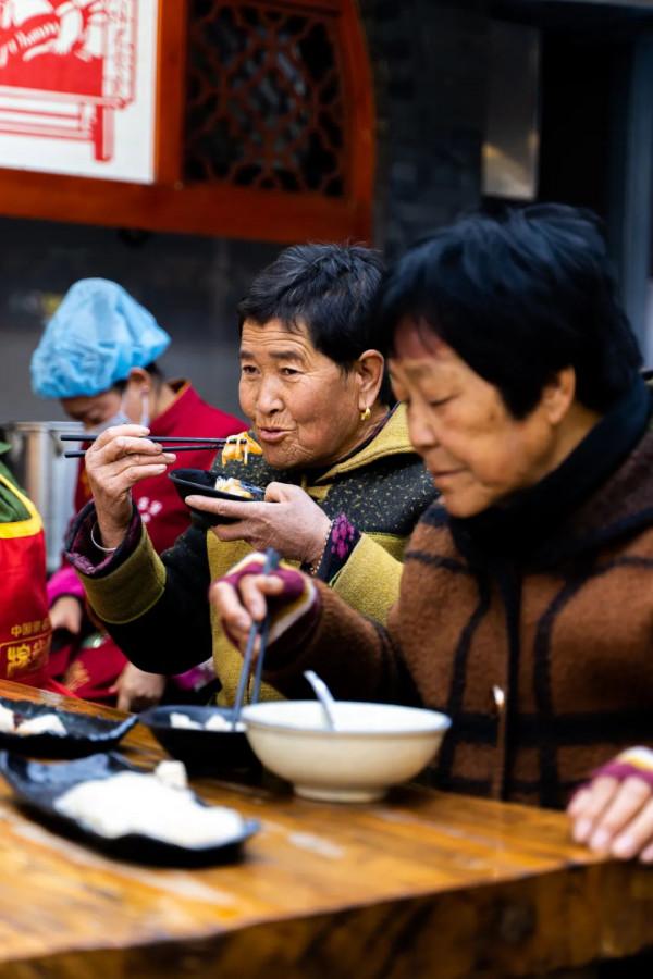 兩天一夜吃遍子長!這些令人慾罷不能的神店,帶10個胃才能走完 兩天一夜吃遍子長!這些令人慾罷不能的神店,帶10個胃才能走完