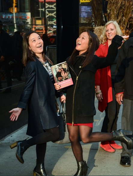 女子不知道有同卵雙生姐妹，直到她看到和自己“長得很像的人”