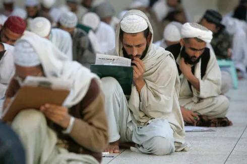 巴基斯坦最神秘的“3種職業”?窮人靠麻雀日賺120元,巴鐵加油 巴基斯坦最神秘的“3種職業”?窮人靠麻雀日賺120元,巴鐵加油