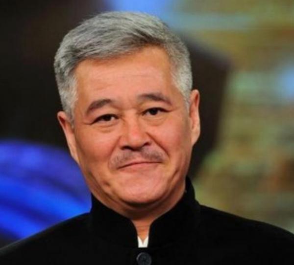 趙本山:兒子是聾啞人,拋棄結婚16年的妻子,2婚娶小8歲女演員 趙本山:兒子是聾啞人,拋棄結婚16年的妻子,2婚娶小8歲女演員