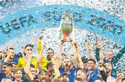 被藍色吹過的夏天