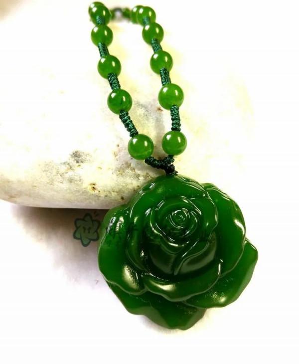 為什麼說玉不過手，金不離目？