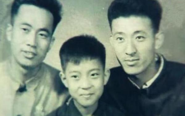 馮鞏搭檔牛群：被質疑貪汙，58歲妻離子散，這些年他過的有多慘？