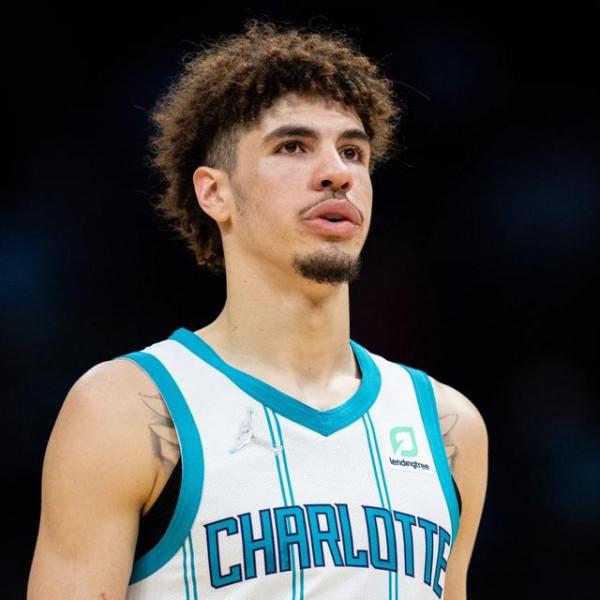 三分9中7！三球轟31+9+7+2斷，帶隊轟24-0逆轉全場喊MVP