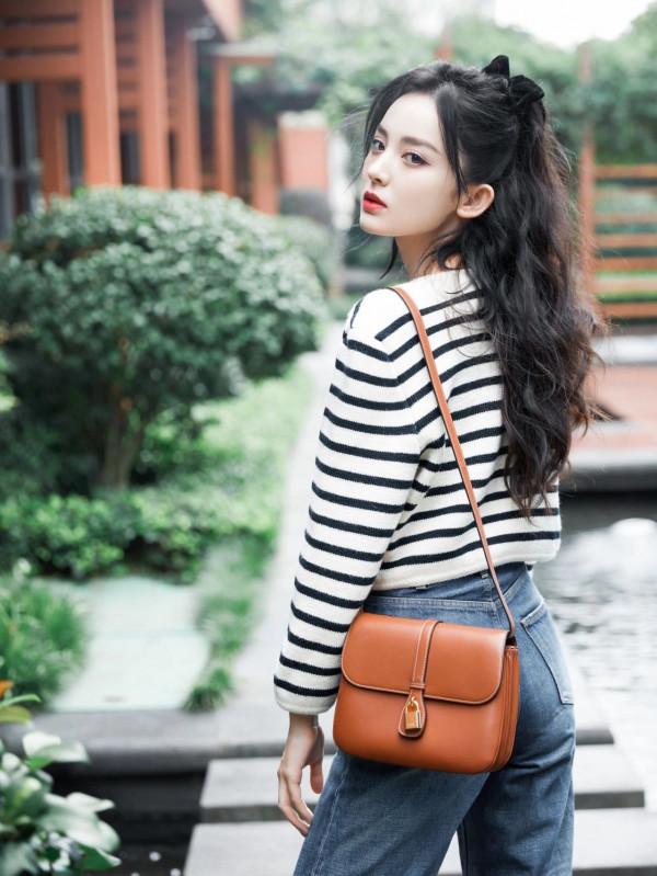 秋季毛衣如何穿得甜美復古和優雅？古力娜扎、趙露思6套穿搭絕美