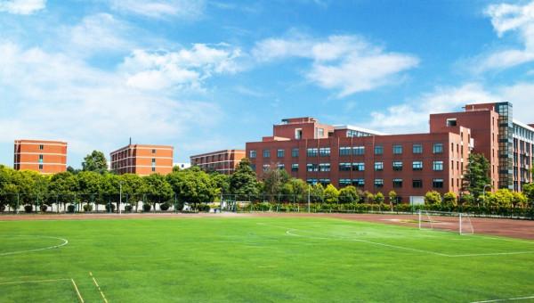 職校學生未畢業就被搶空，選好學校很關鍵