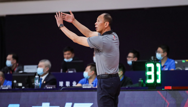 正式官宣！CBA老牌球隊換帥，功勳名宿上任，帶隊衝擊季後賽