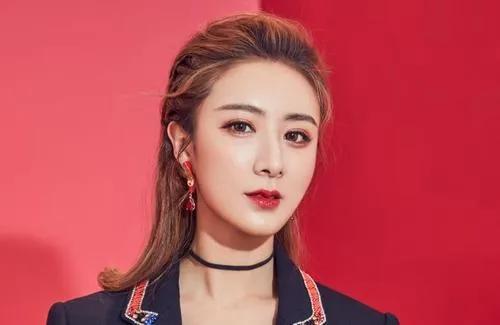 薇婭100億身價究竟是自己能力特別出眾還是踩到了風口? 薇婭100億身價究竟是自己能力特別出眾還是踩到了風口?