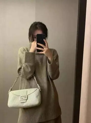 “中古控”楊冪虞書欣王鷗...誰才是娛樂圈Vintage女王？