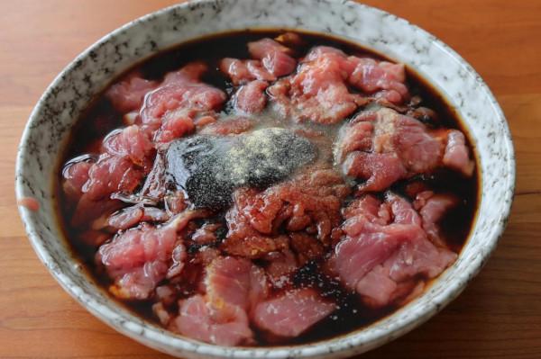 炎炎夏日，牛肉別燉著吃了，試試涼拌著吃，鮮香滑嫩，好吃不上火