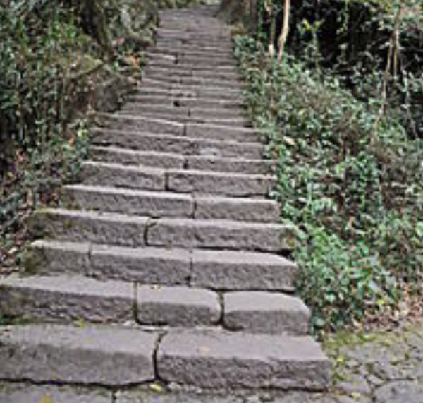 2000年，江西孝子遵遺囑將父製成“木乃伊”，供奉家中無人敢拜訪