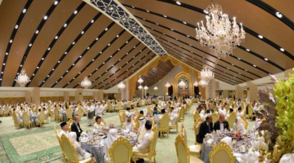 汶萊最帥王子堪比哈曼丹:母親和王后平起平坐,準王妃是豪門千金 汶萊最帥王子堪比哈曼丹:母親和王后平起平坐,準王妃是豪門千金