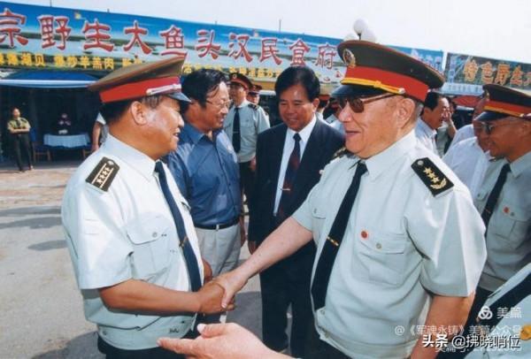 張賈哲：我任一連長二三事