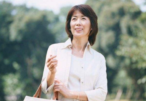 女性越老越要補?醫生:過了50歲,建議及時為身體補充4種營養素 女性越老越要補?醫生:過了50歲,建議及時為身體補充4種營養素