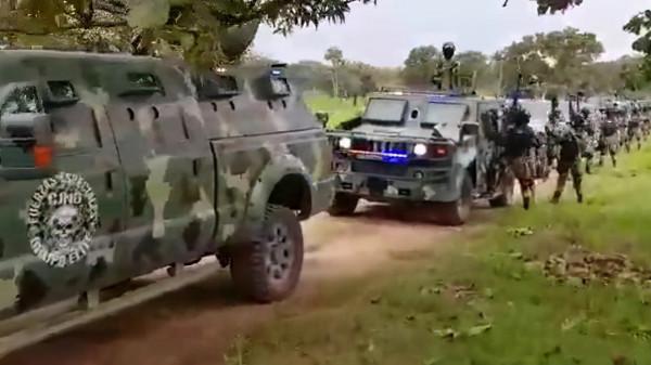 墨西哥：裝甲車撞入監獄，與警察激戰1小時引爆炸彈，救走9名罪犯