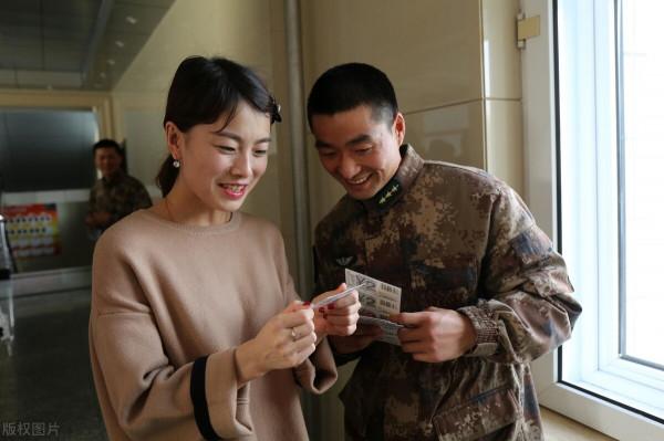 軍嫂,你是那麼的美!紅妝配戎裝,他守祖國你守家 軍嫂,你是那麼的美!紅妝配戎裝,他守祖國你守家