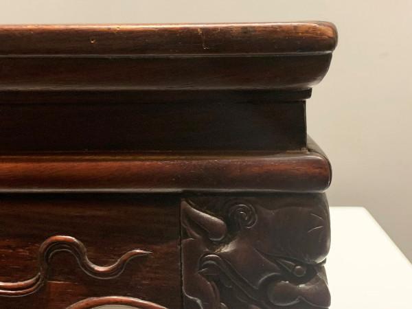 螭龍配獸面，黃花梨齊牙條虎爪足炕桌