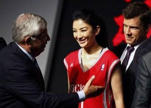 NBA那些像P圖的照片，杜蘭特白髮 卡特飛翔 喬丹踢飛對手