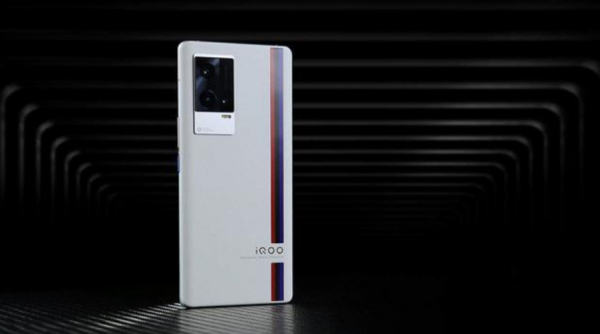 直降1800，為IQOO9Pro讓路，Vivo高階雙芯旗艦開始清倉