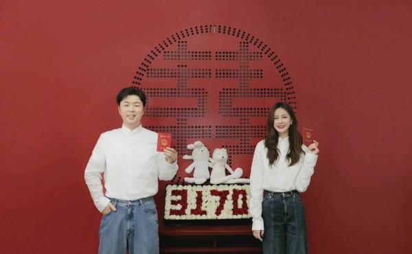 杜海濤結婚後成大贏家！身材暴瘦變帥哥，穿白襯衣拍結婚照大變樣