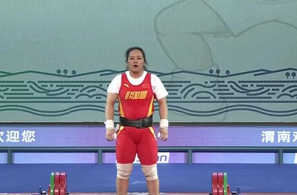 破世界紀錄!中國女舉無緣報名的奧運冠軍,隔空超東京冠軍12公斤 破世界紀錄!中國女舉無緣報名的奧運冠軍,隔空超東京冠軍12公斤