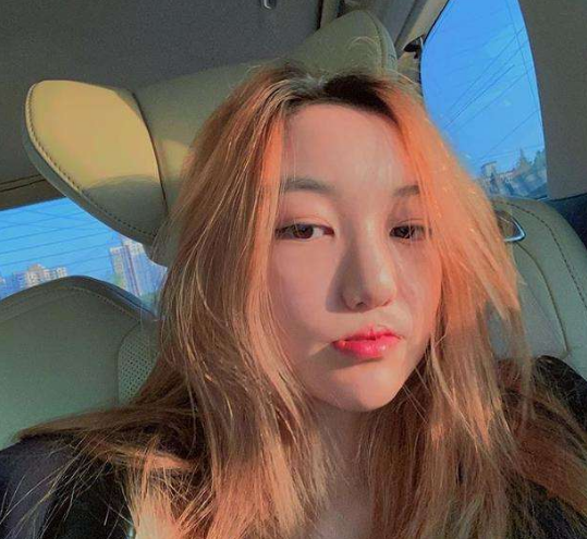 汪峰王菲小瀋陽黃磊女兒未成年打扮早熟，曹格女兒11歲就濃妝豔抹