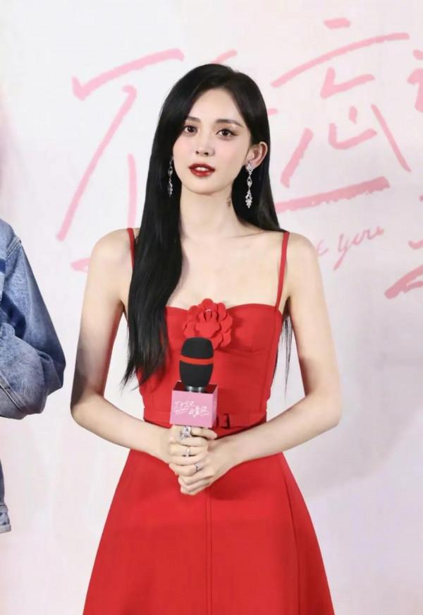 30歲娜扎太精緻了