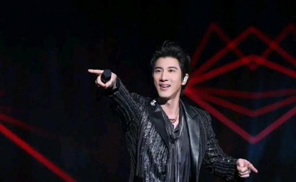 朱丹又叫錯名字了？趙麗穎李冰冰共同發文？王力宏“調虎離山”？