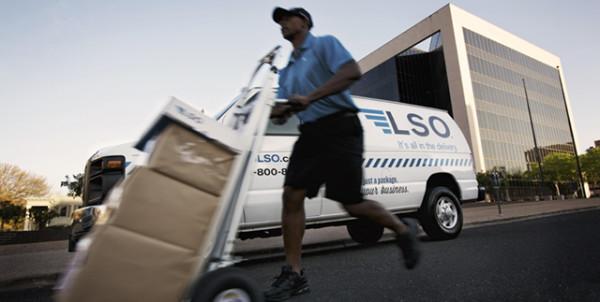 溫哥華港卡車司機取得階段性勝利，聯邦快遞司機多次遺棄快遞包裹