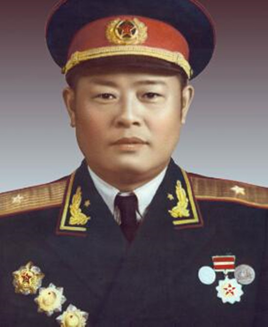 彭德懷麾下兩位叫振華的將軍，都當了省委書記，都是正大軍區級