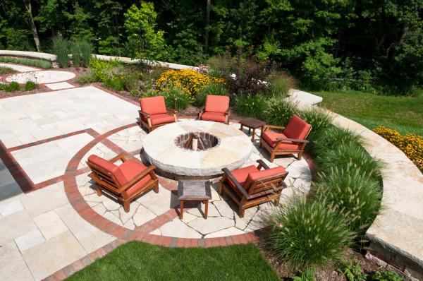 樹與一方石桌 樹與一方石桌