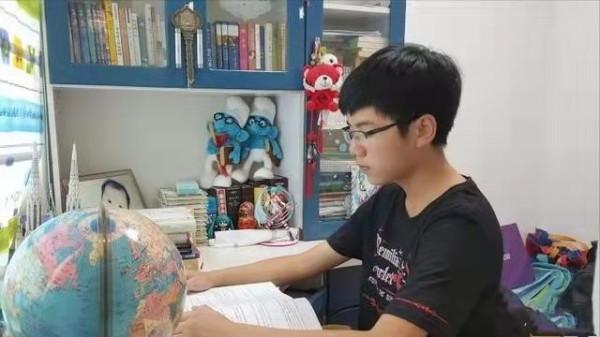 &OpenCurlyDoubleQuote;降200分也要錄取他！&rdquo;北大搶走的葉珈寧：天才背後離不開自律