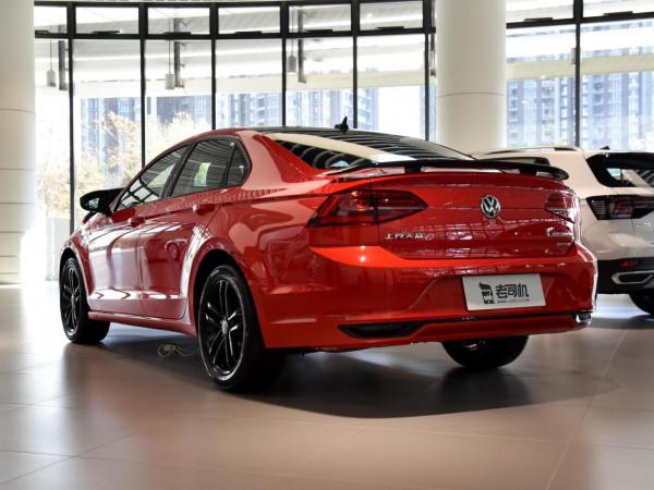 外觀寬體顯高階，5.6L油耗增壓自動擋合資三廂車，實拍凌渡