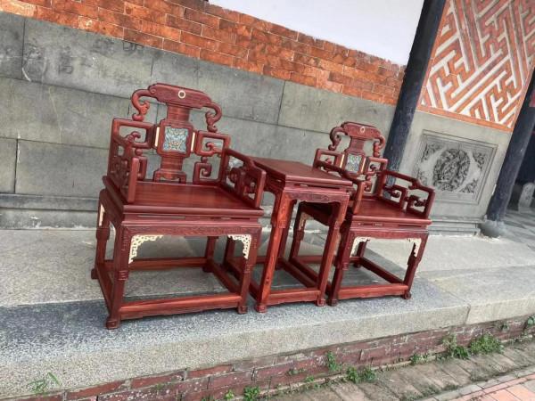 血檀勾雲紋扶手椅