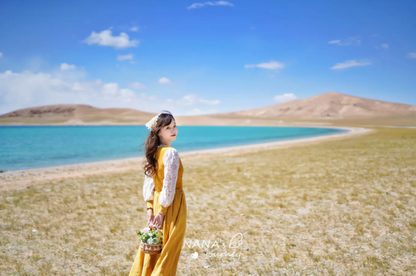 西藏無人區美麗的湖泊，是匯聚各類候鳥的溼地，拍照如童話世界