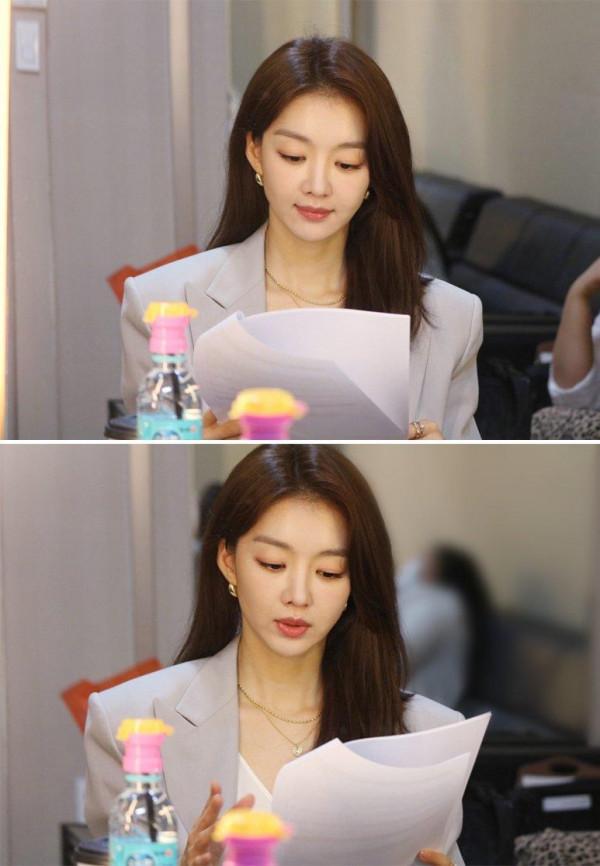 儘管臉有點&OpenCurlyDoubleQuote;僵&rdquo;，她的演技也給顏值加了很多分吧？