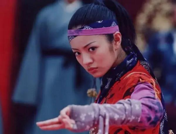 盤一盤過去古裝劇的服裝造型,跟現在的蚊帳子看看有多大差別 盤一盤過去古裝劇的服裝造型,跟現在的蚊帳子看看有多大差別